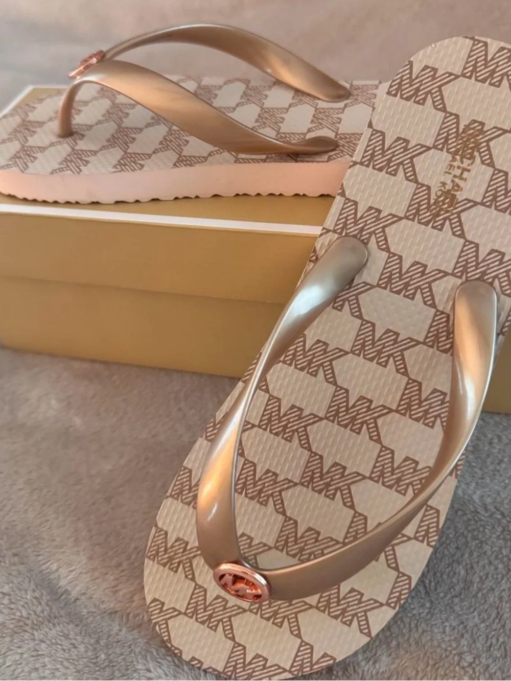 Michael Kors size 9 Women's Rose Gold Logo Flip Flops